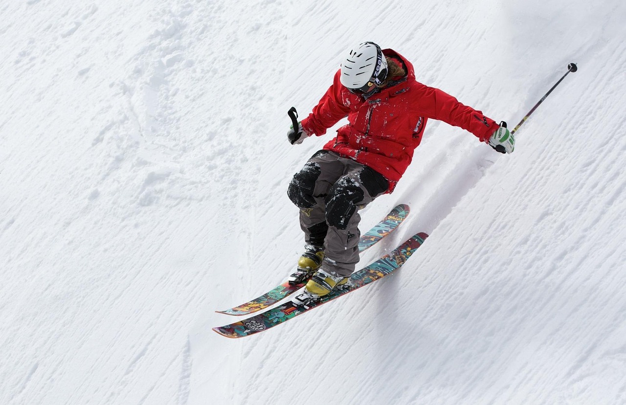 man, skier, nature, ski, skiing, snow, slopes, snow slopes, extreme sports, winter sports, sports, alps, alpine, activity, downhill, movement, speed, winter, winterscape, wintry, hoarfrost